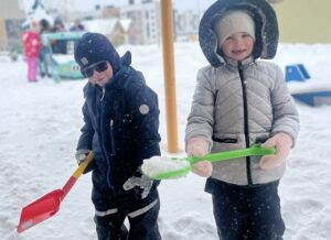 Трудовая деятельность на прогулке зимой ❄️🧹